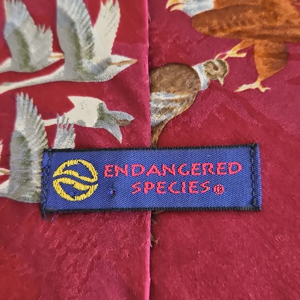 Vintage Endangered Species Silk Tie - Picture 3 of 8